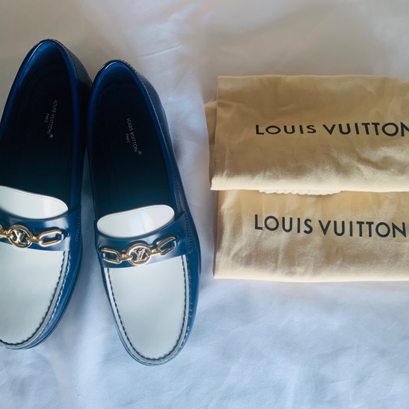 BRAND NEW Louis Vuitton Plain Toe Chain Leather Blue and White Loafer - Picture 8 of 13